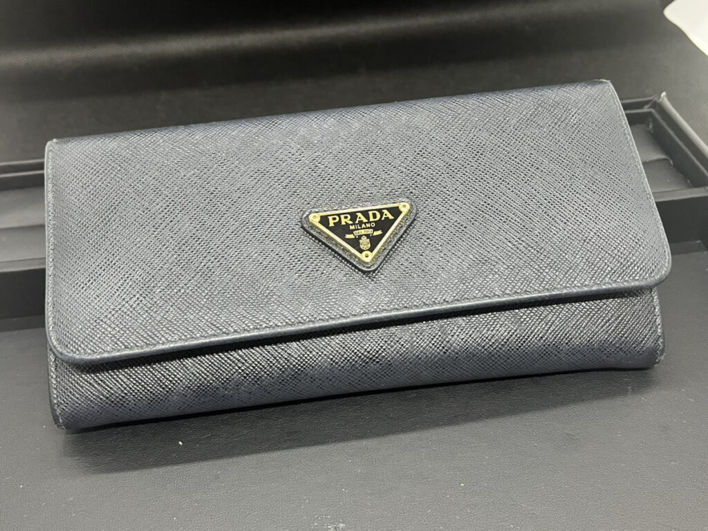 Prada　財布