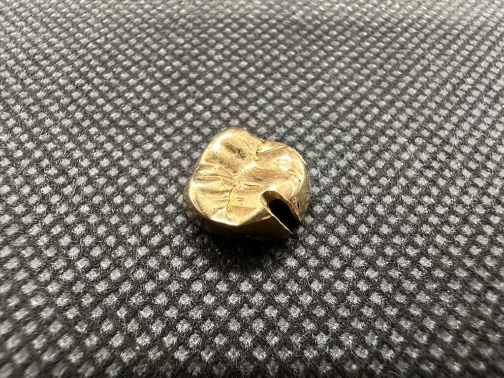 金歯　K10 0.8g