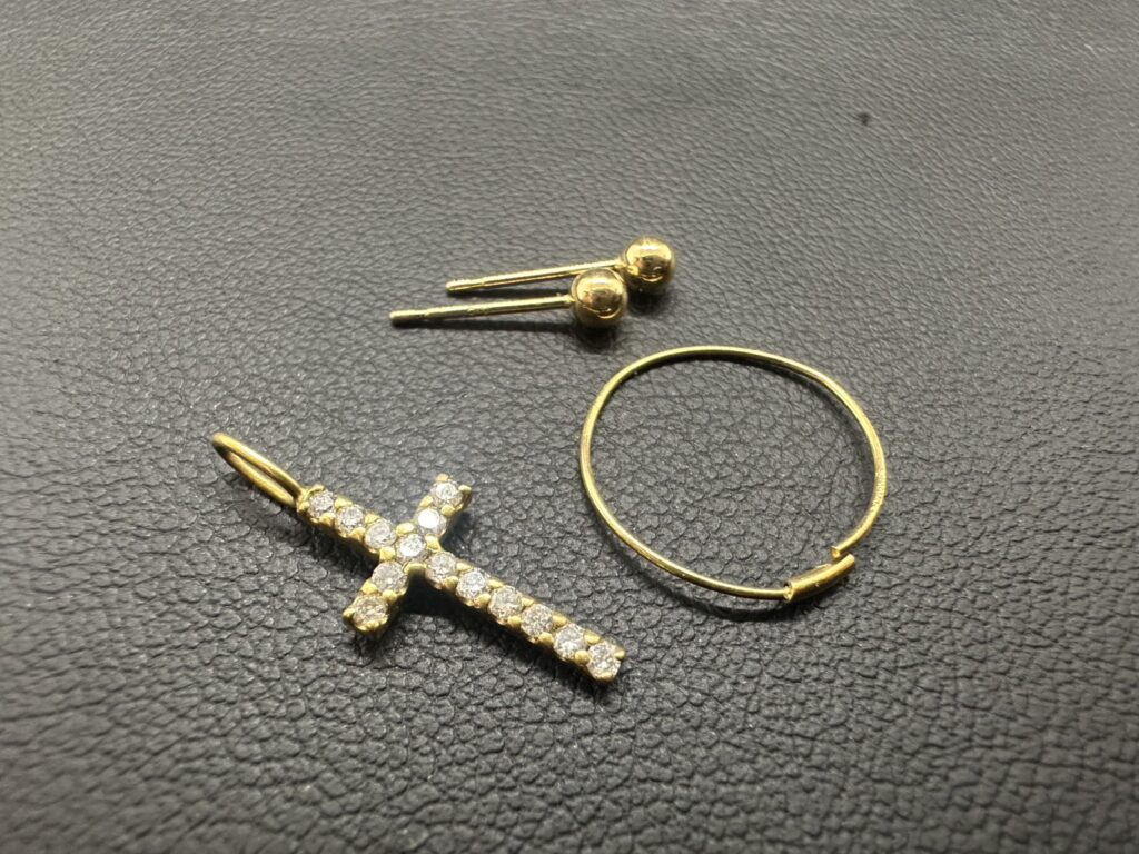 K18　MD0.14ct　スクラップ　0.8ｇ