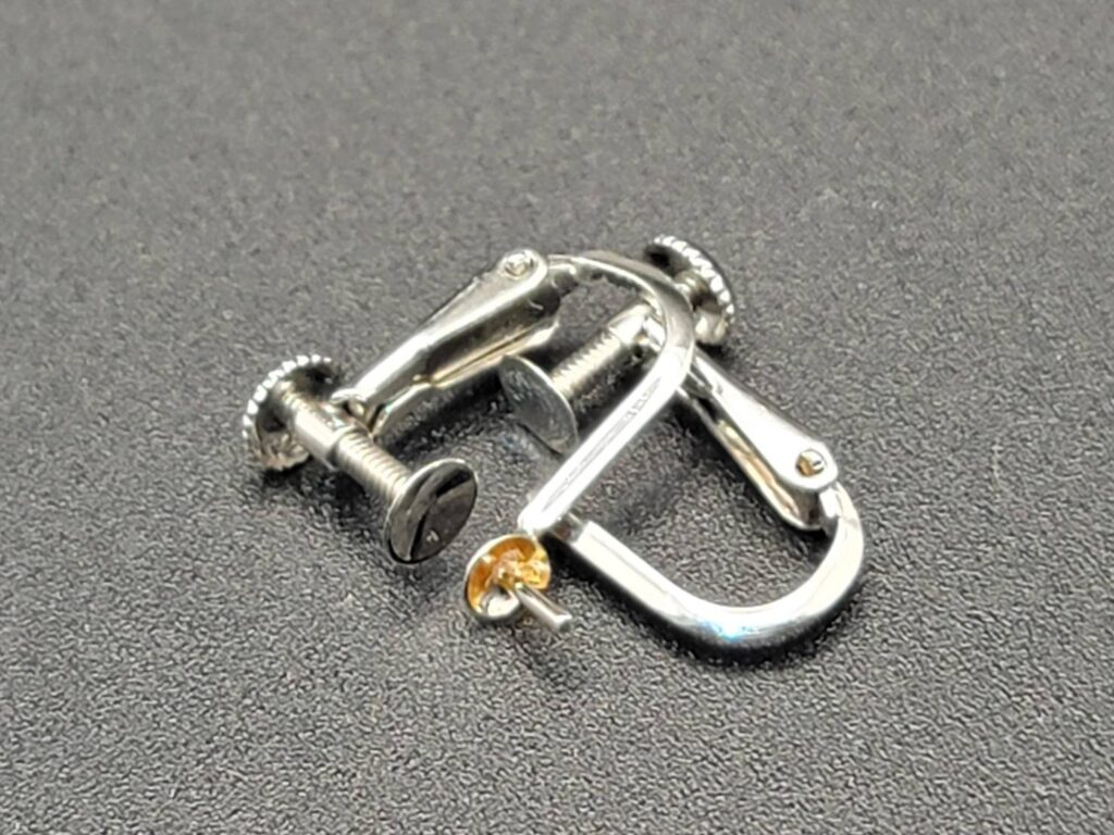 K14WG イヤリング 1.3g